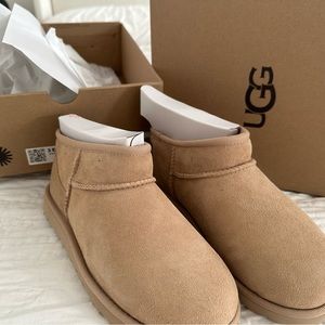 Women’s Ultra Mini Uggs in Driftwood BNWT